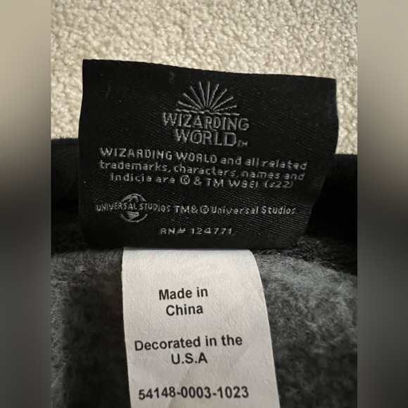 Universal Studio Harry Porter Hogwarts Crest Zip Up Hoodie - Picture 4 of 7